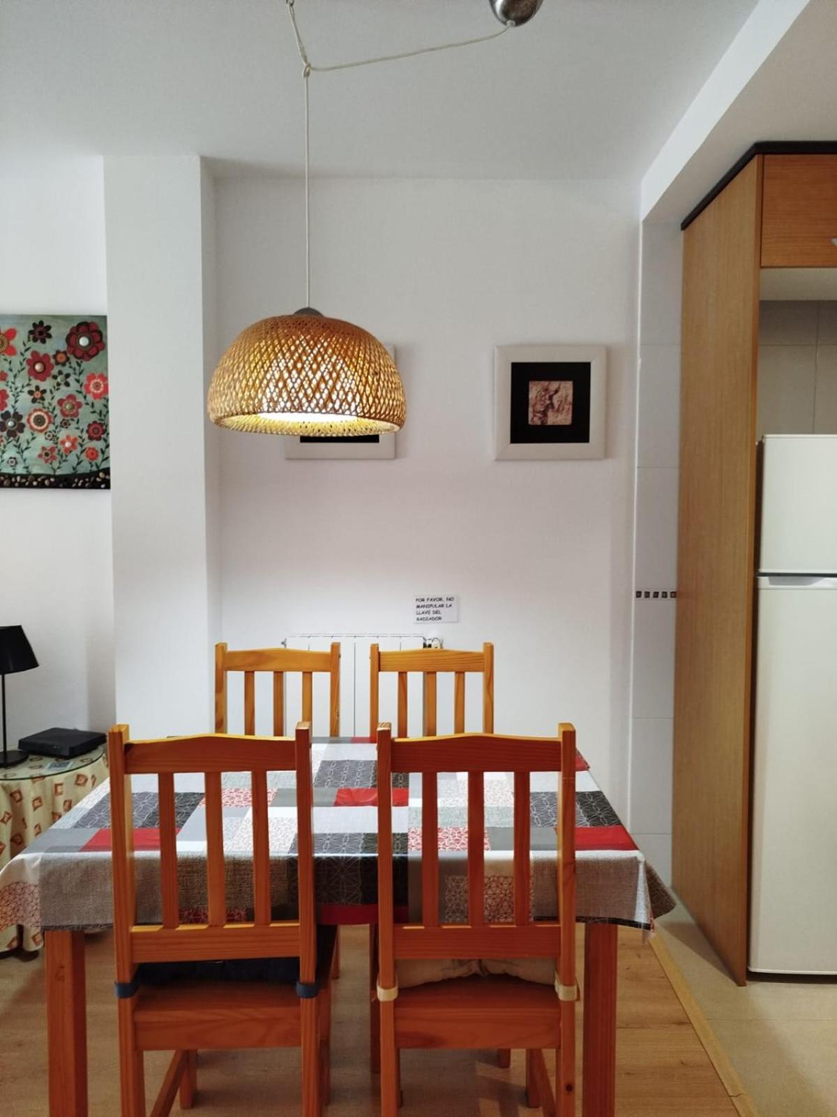 Acogedor Apartamento En Huesca Kültér fotó